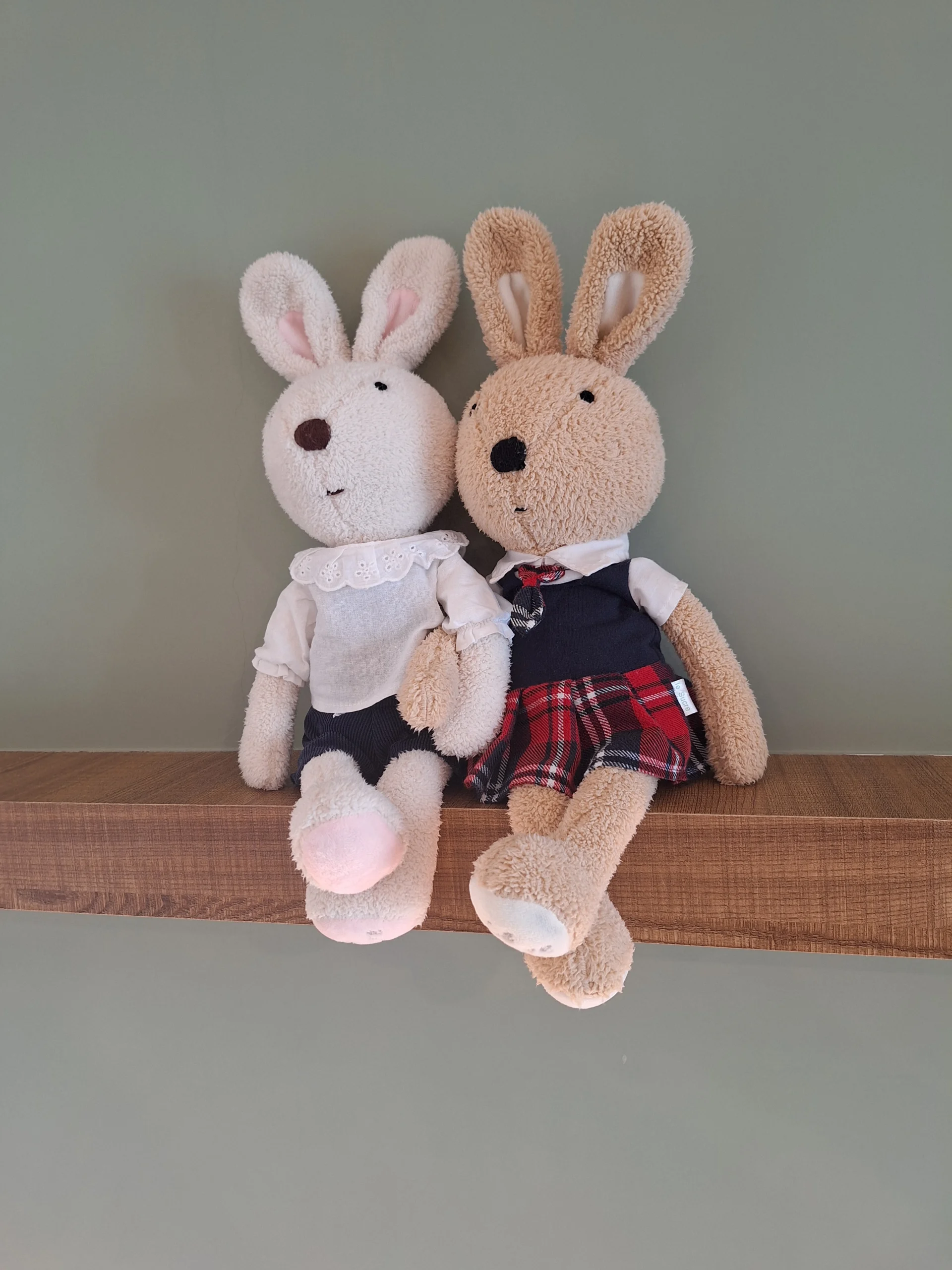 泥House_2樓A2雙人套房床頭擺設3