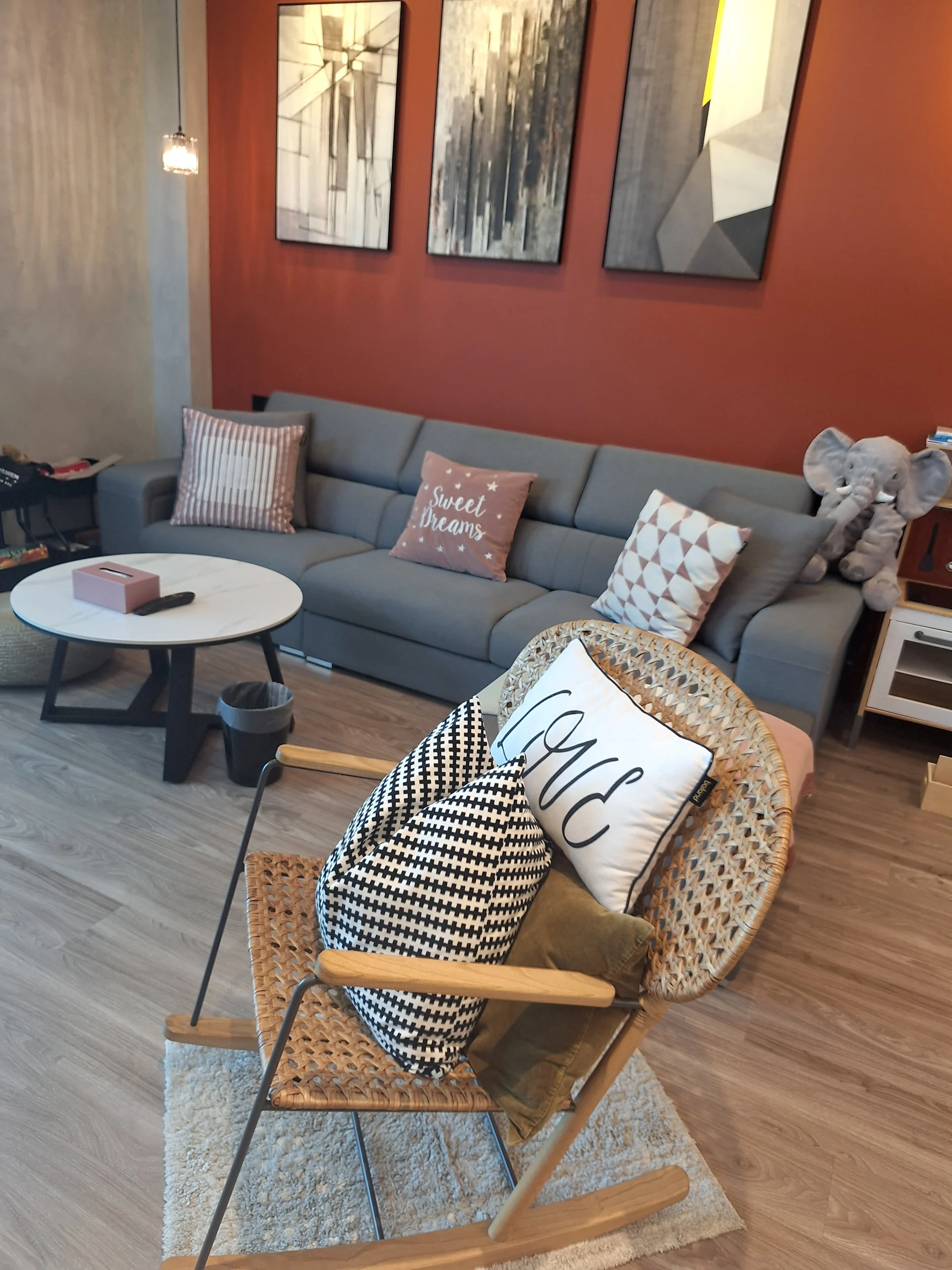 泥House_客廳擺設1