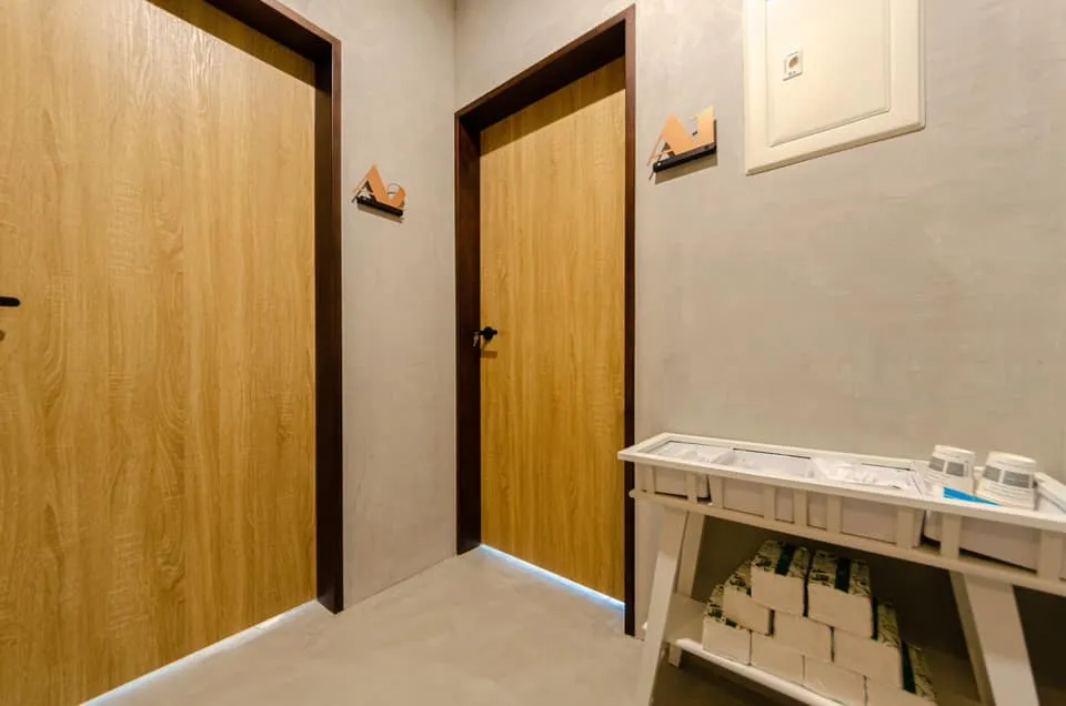 泥House_房門角落