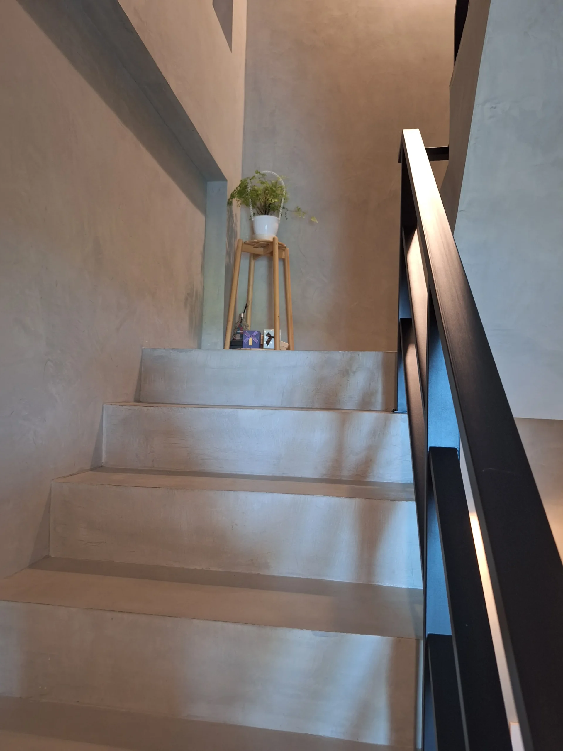 泥House_樓梯間3