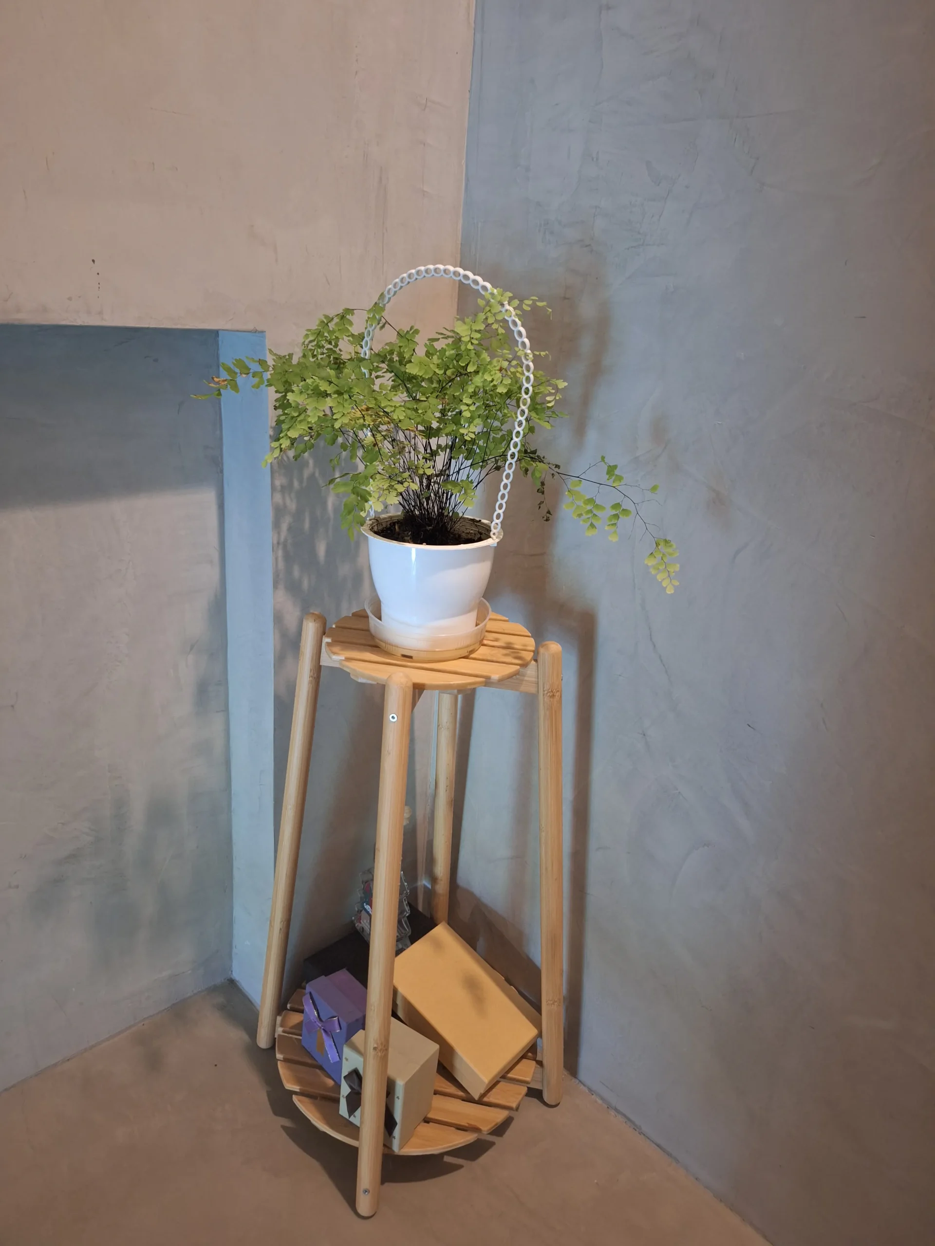 泥House_樓梯間擺設